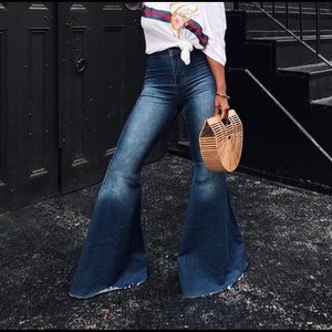 Top rated‼️ Free People flare jeans!
